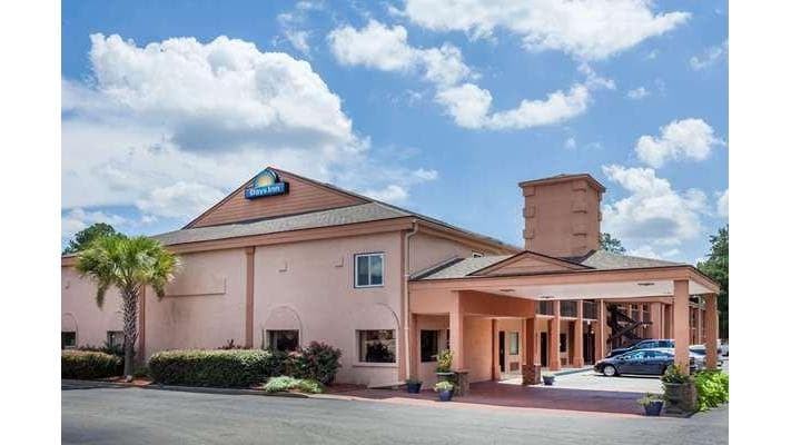 Days Inn by Wyndham Columbia, Hotel in Saint Andrews
