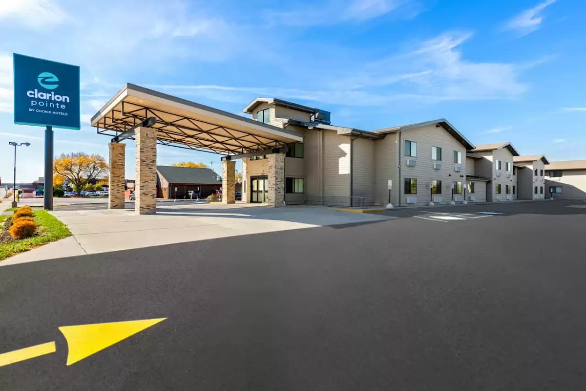 Clarion Pointe Milwaukee Airport, Hotel in Saint Francis