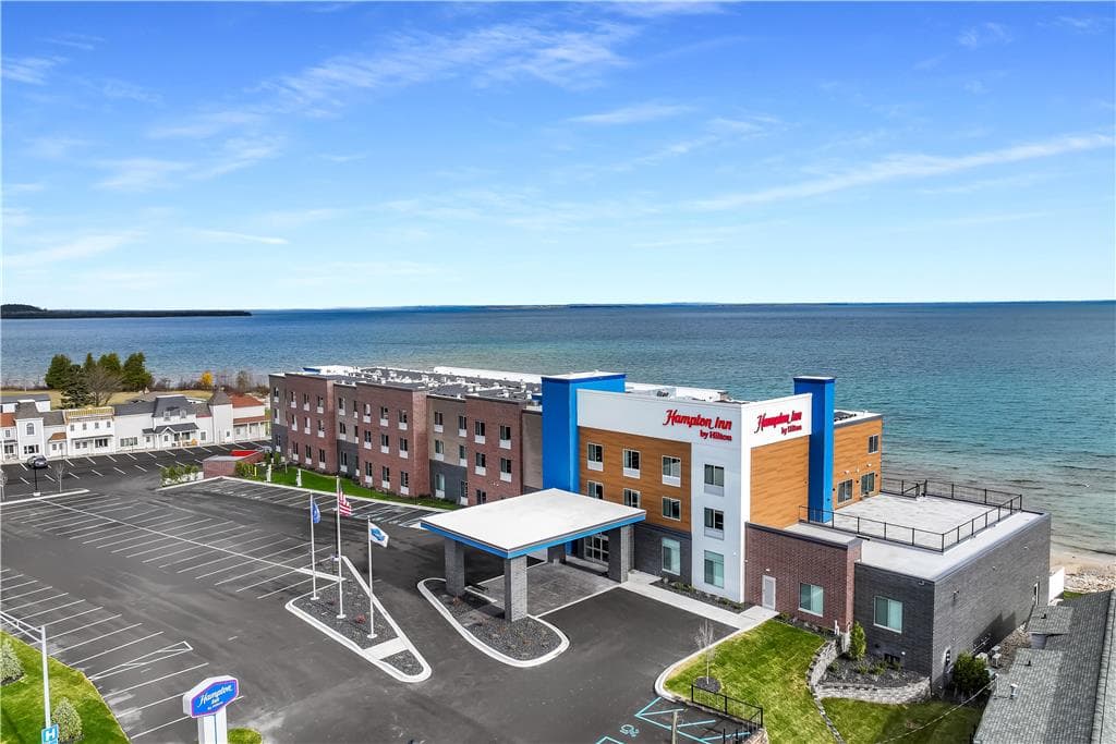 Hampton Inn St Ignace Lakefront Mackinac, Hotel in Saint Ignace