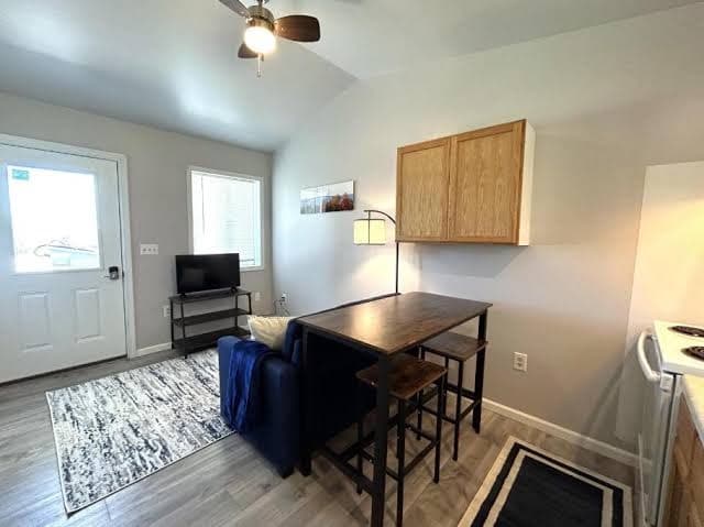 Vacationland Motel 4 - One-Bedroom Apartment, Motel in Saint Ignace
