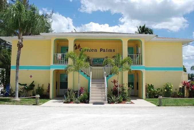 Golden Palms Resort, Motel in Saint James City
