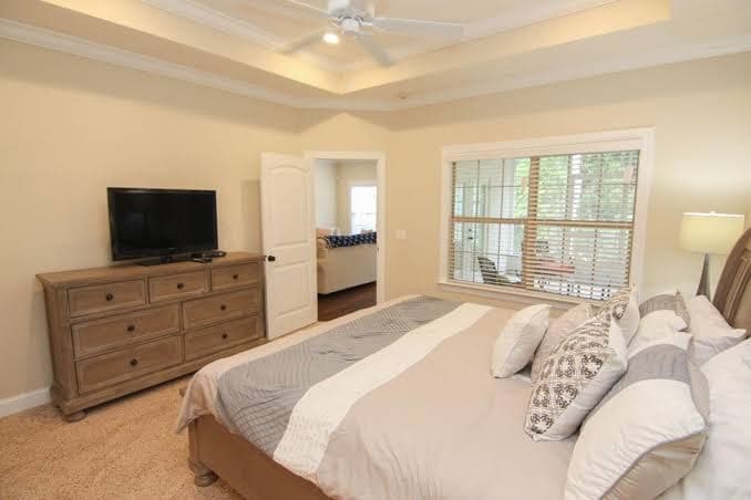 Luxury, 3 BR island retreat with MASTER on MAIN! GREAT RATES!, Hotel in Saint Simon Mills