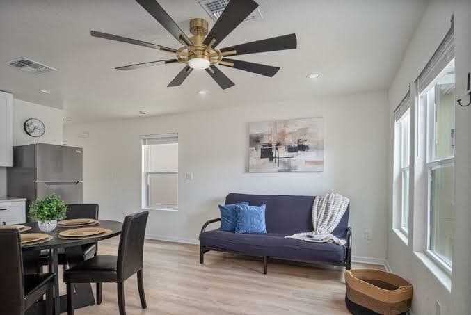Historic Comfort 2BR 1BA Guesthouse Near Riverwalk, Guesthouse in San Antonio