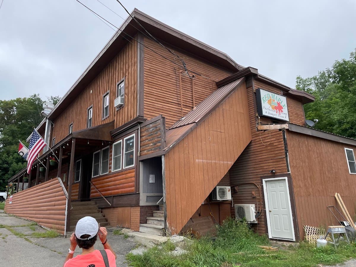 Red Maple Inn, Hotel in Sangerville