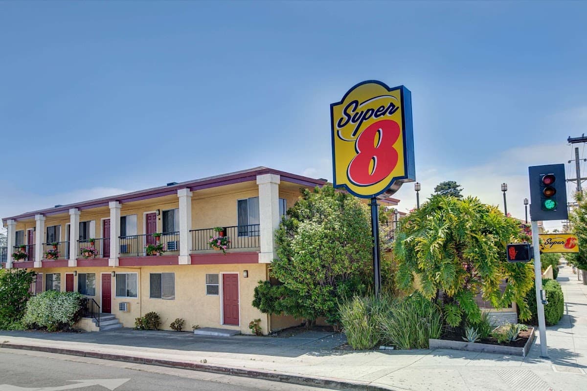 Super 8 by Wyndham Santa Cruz Beach, Hotel in Santa Cruz