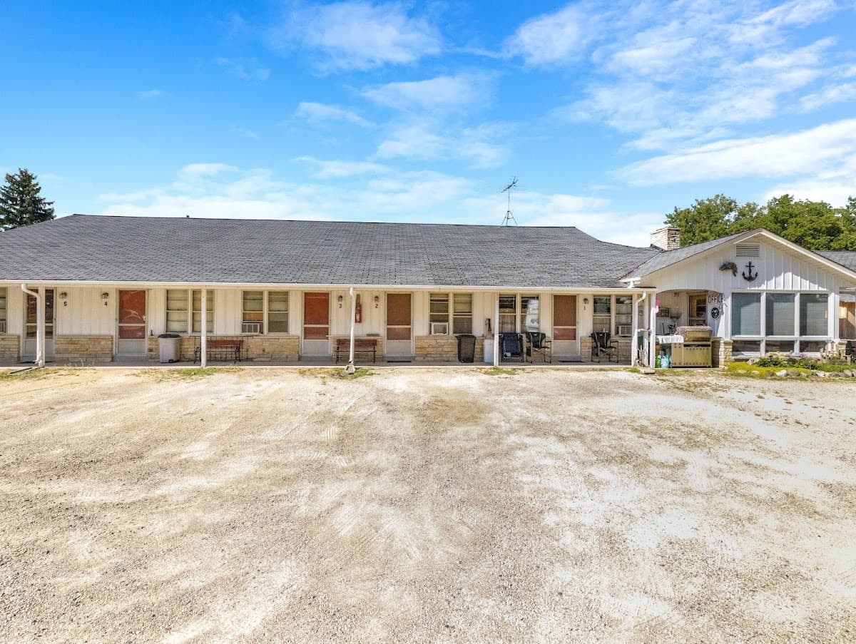 Driftwood motel, Motel in Saukville