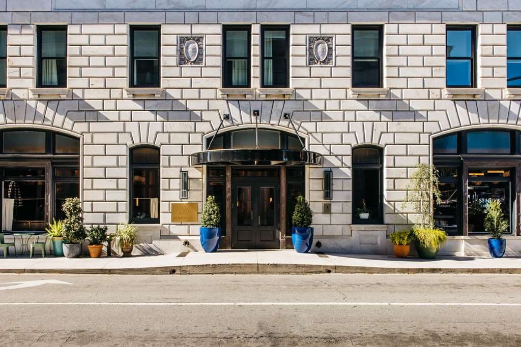 The Drayton Hotel Savannah, Curio Collection by Hilton, Hotel in Savannah