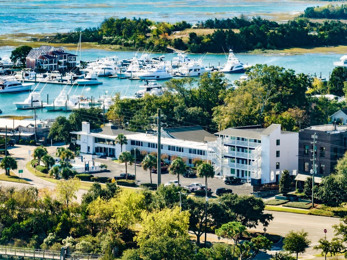 Waterway Lodge by Sea Scape Properties, Hotel in Wrightsville Beach
