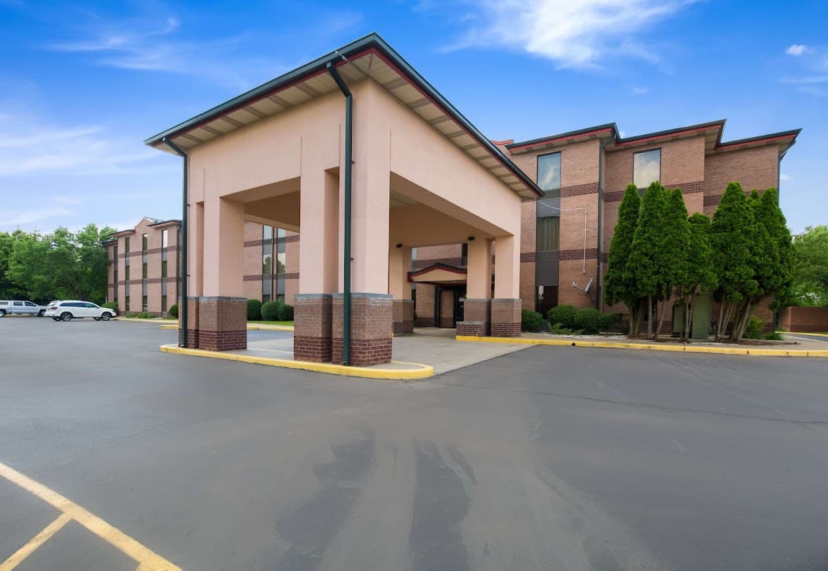 Quality Inn & Suites Sellersburg - Louisville Area, Hotel in Sellersburg