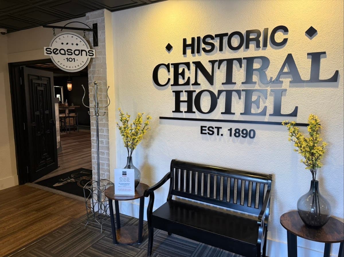 The Corner 101 Downtown, Hotel in Sevierville