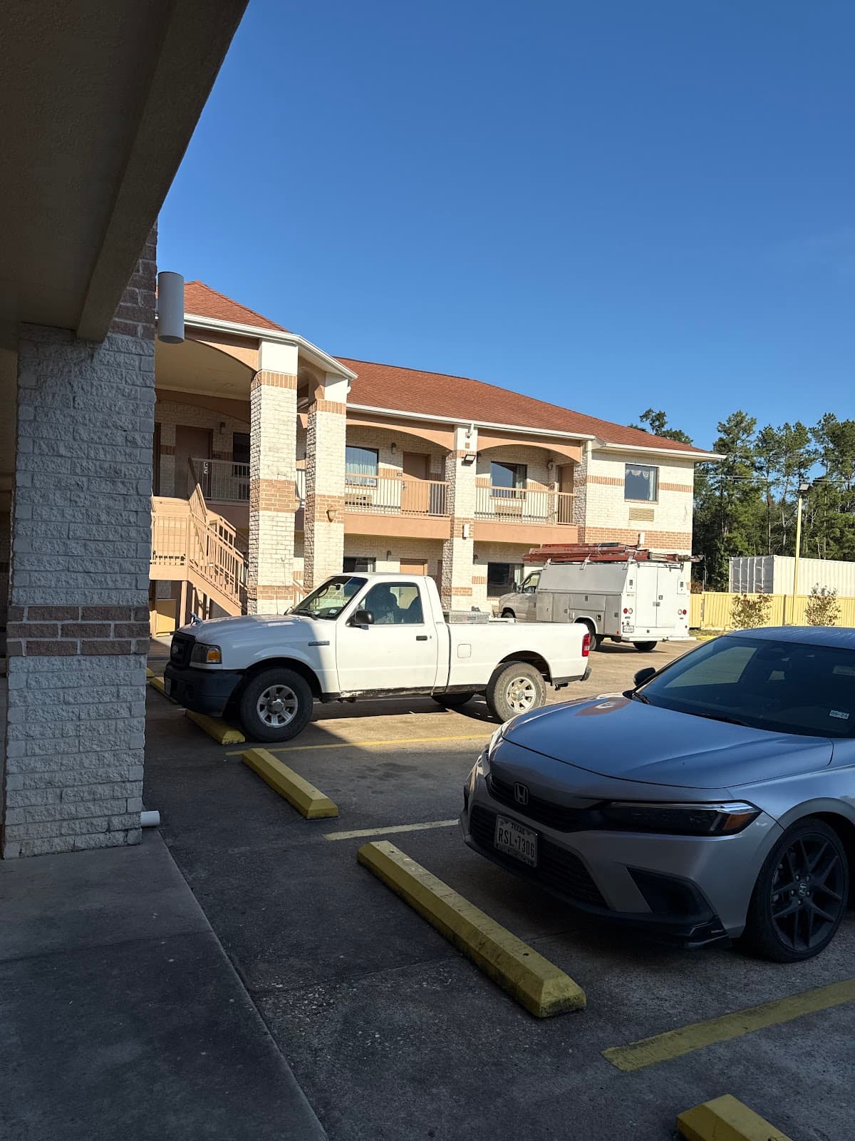 EXECUTIVE Inn & Suites, Hotel in Shepherd