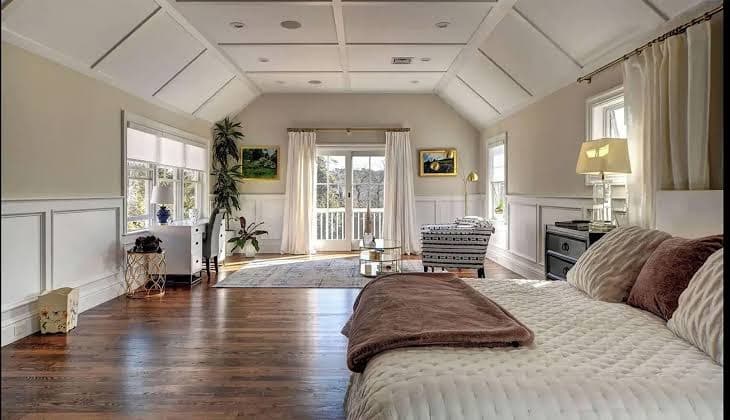 Hamptons Classic beauty w/pool! Minutes from ocean & bay beaches, Hotel in Shinnecock Hills