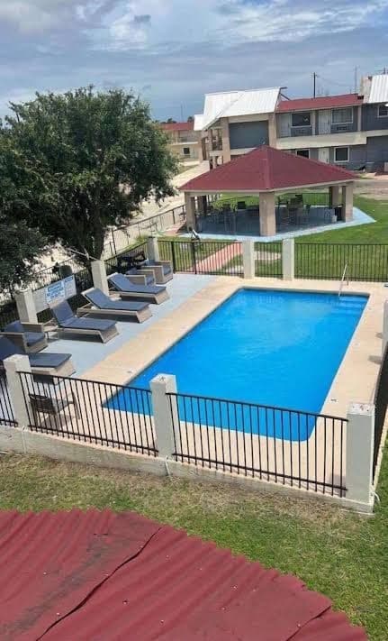 MG INN & SUITES, Hotel in Falcon Lake Estates