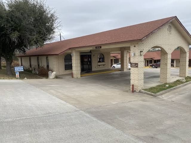 Falcon Executive Inn, Motel in Zapata