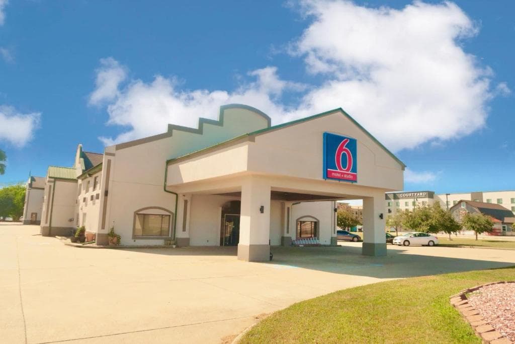 Motel 6 Elkhart, IN, Hotel in Simonton Lake