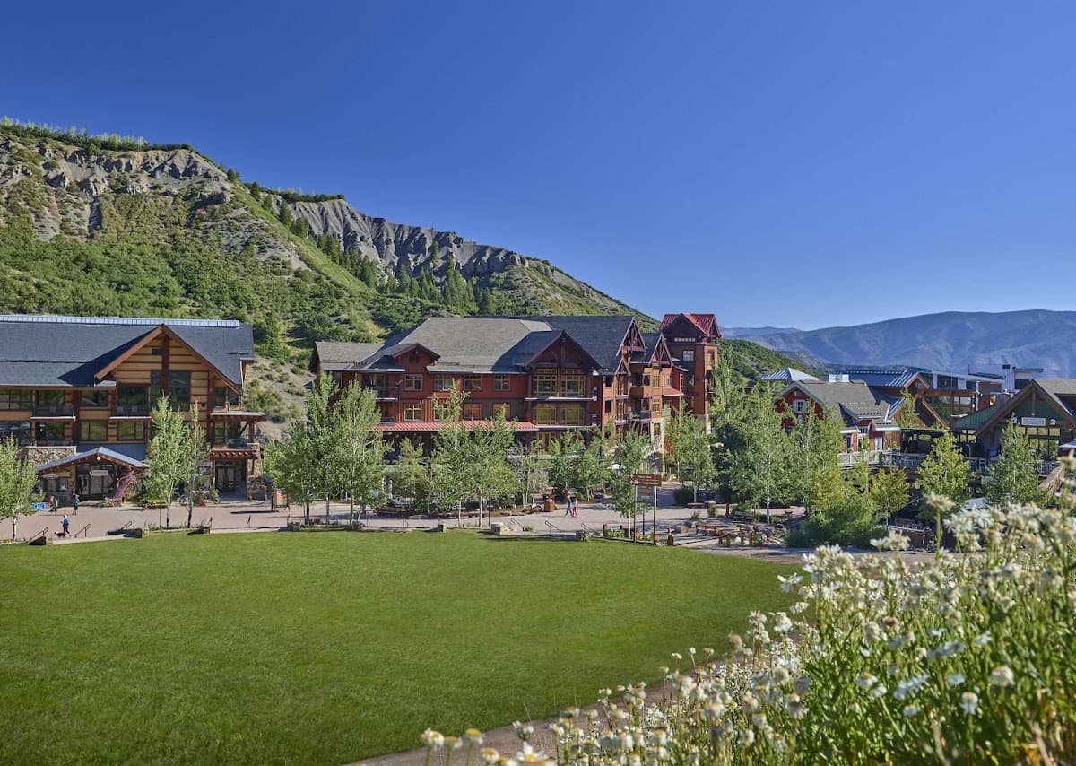 Capitol Peak Lodge, CoralTree Residence Collection, Aparthotel in Snowmass Village