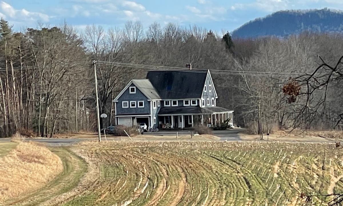 Delta Organic Farm, Bed & Breakfast in South Amherst