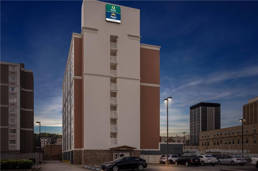 Quality Inn & Suites Charleston - Civic Center, Hotel in South Charleston