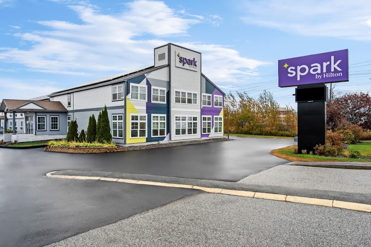 Spark by Hilton Portland Airport Maine Mall, Hotel in South Portland Gardens