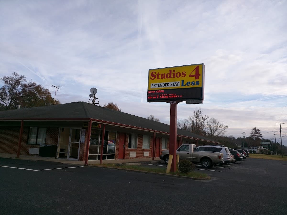 Studios 4 Less, Aparthotel in Suffolk