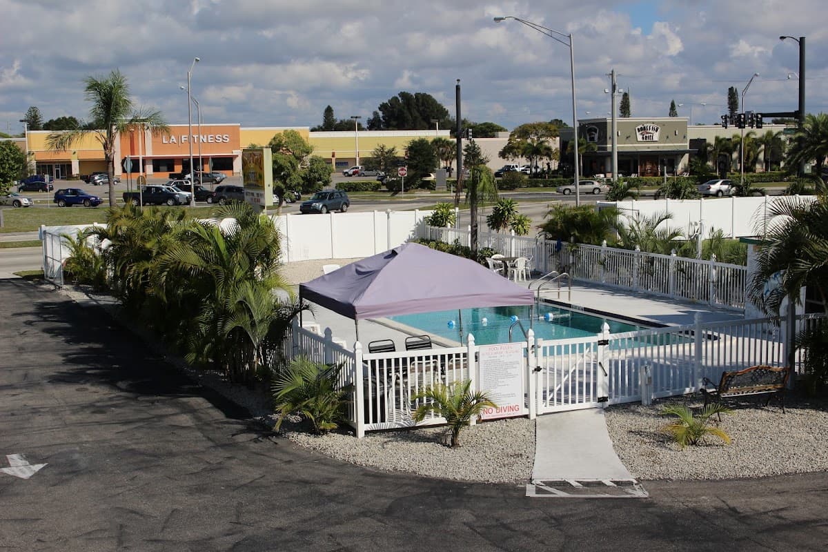 Sunshine Inn & Suites, Hotel in Venice Gardens
