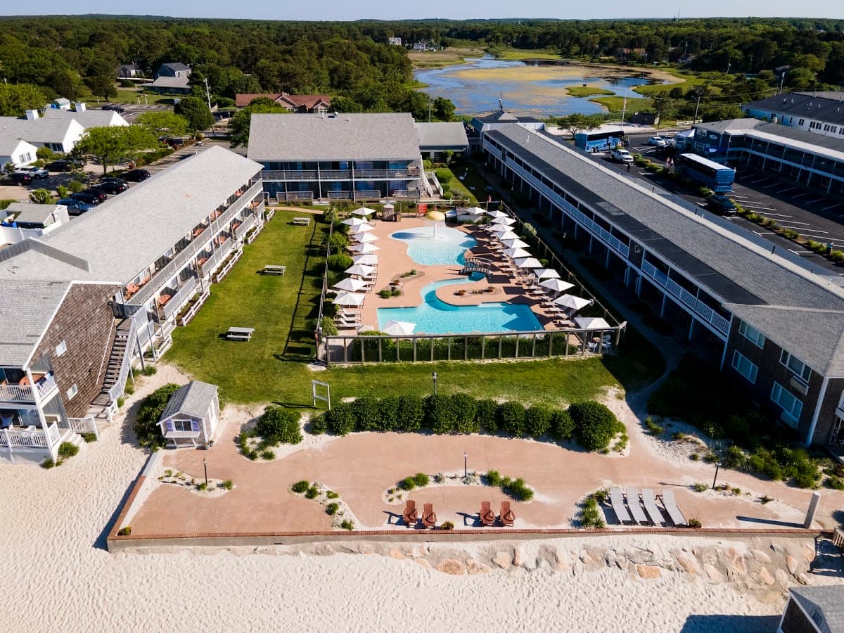 Riviera Beach Resort, Resort in South Yarmouth