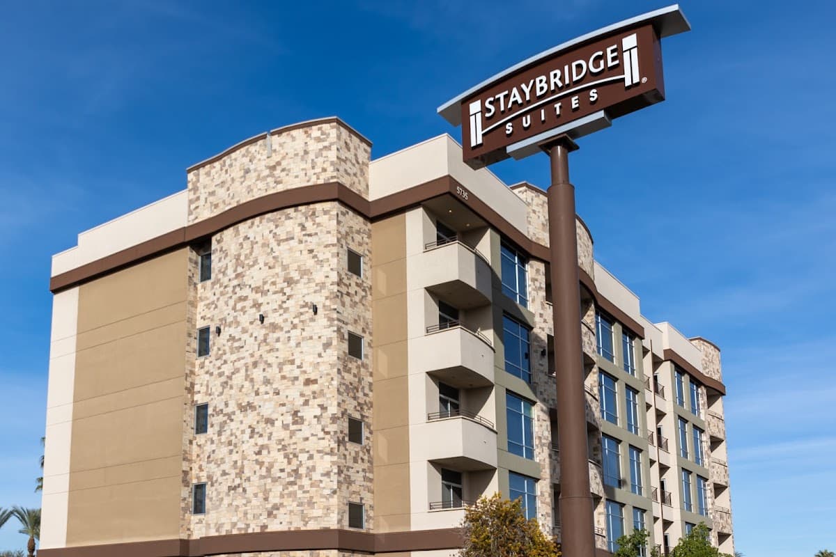 Staybridge Suites Las Vegas - Stadium District by IHG, Aparthotel in Paradise