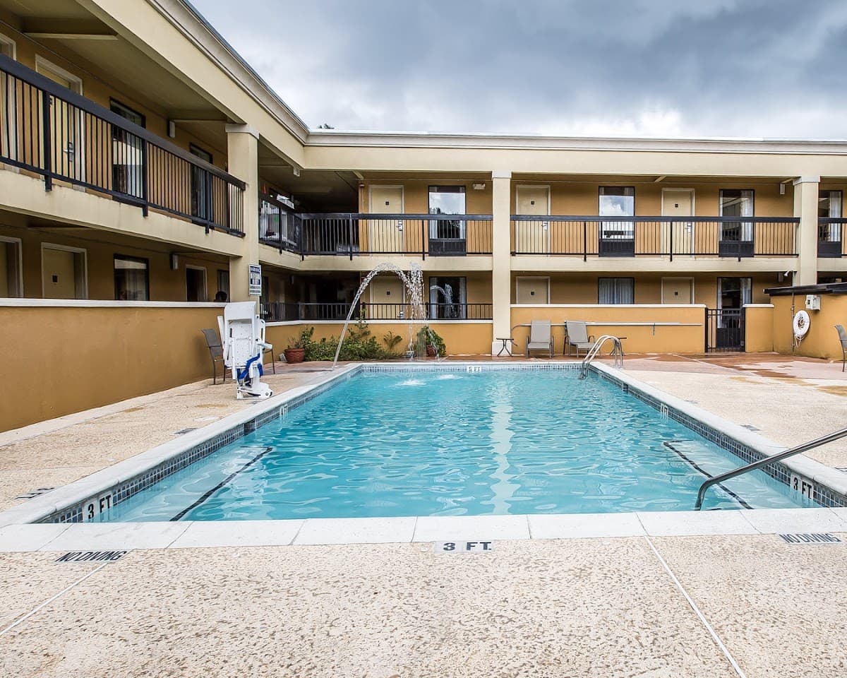 Quality Inn & Suites Conference Center Statesboro Historic District, Hotel in Statesboro