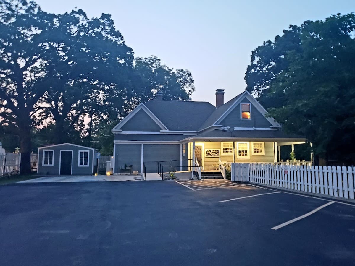 The Gallery House Bed & Breakfast, LLC, Bed & Breakfast in Stephenville