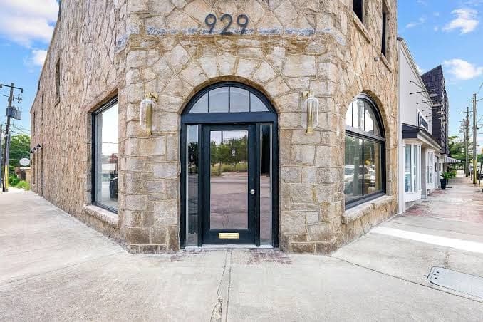 Walk to Stone Mountain Park! Historic Loft in Downtown Stone Mountain, Hotel in Stone Mountain