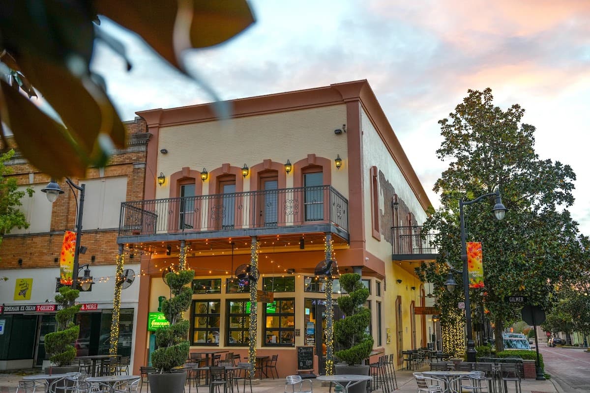 White Oak Hotel, Hotel in Sulphur Springs