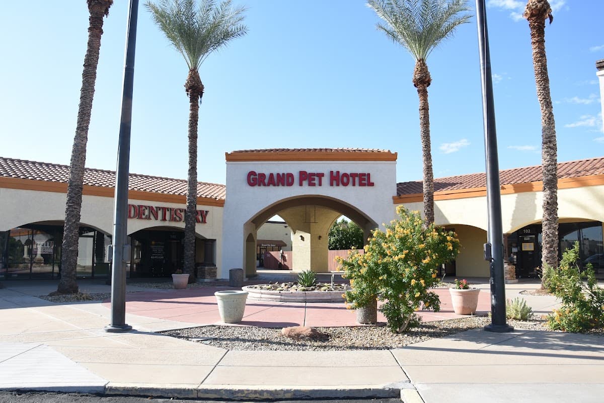 Grand Pet Hotel, Hotel in Surprise