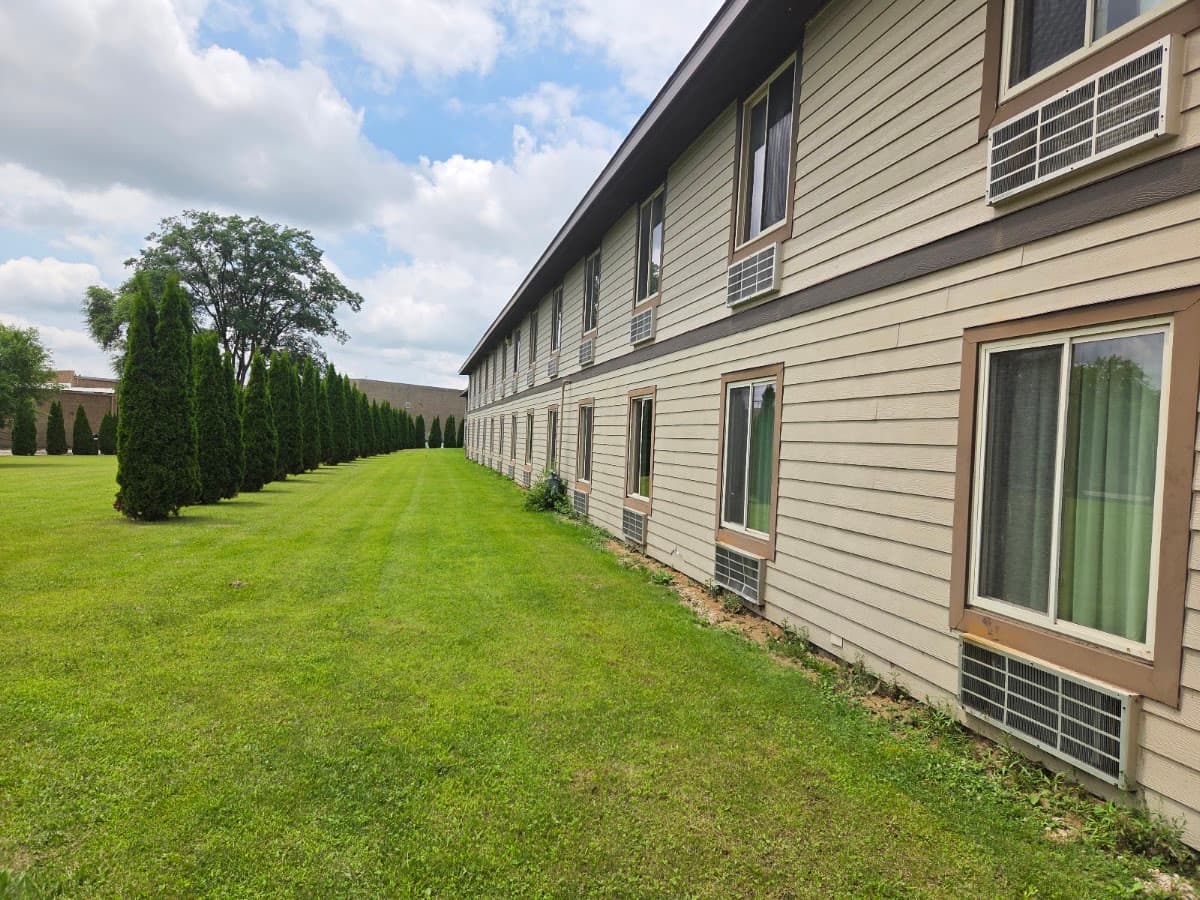 The Dormitory, Hotel in Sun Prairie