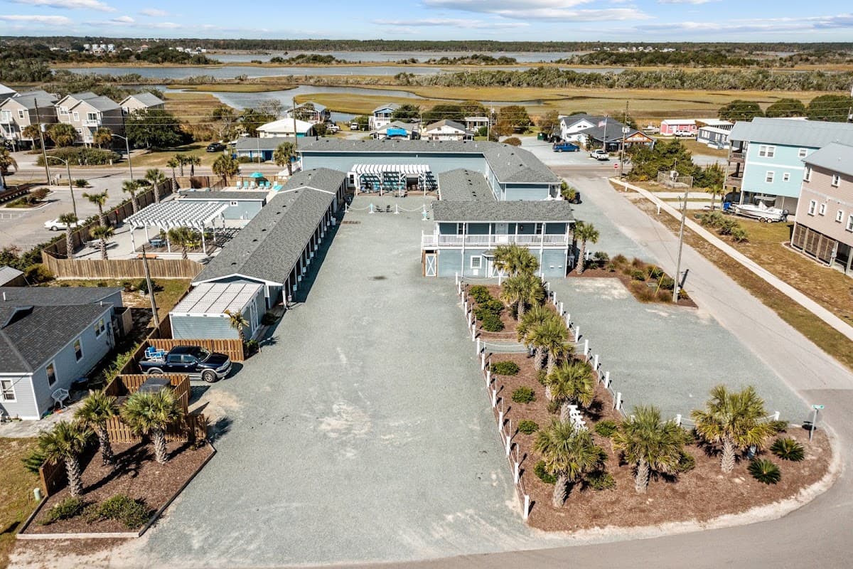 Loggerhead Inn & Suites - Topsail Island, Hotel in Surf City
