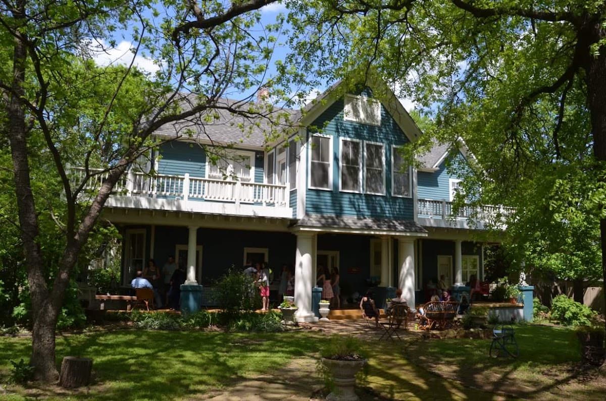 Blue Fern Bed and Breakfast, Bed & Breakfast in Tahlequah