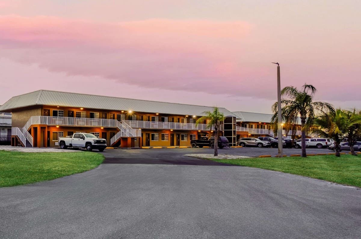 Travelodge Suites by Wyndham Lake Okeechobee, Hotel in Taylor Creek