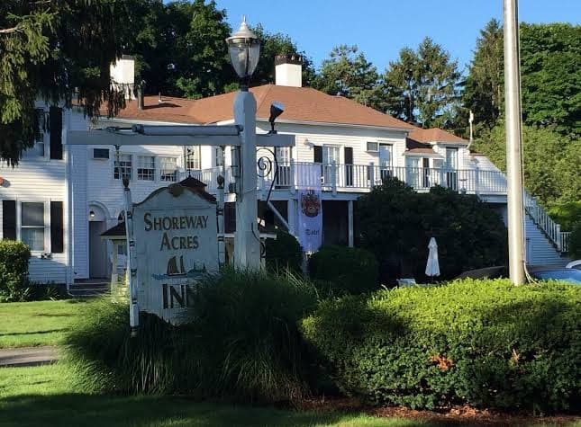 ShoreWay Acres Inn & Cape Cod Lodging, Hotel in Teaticket