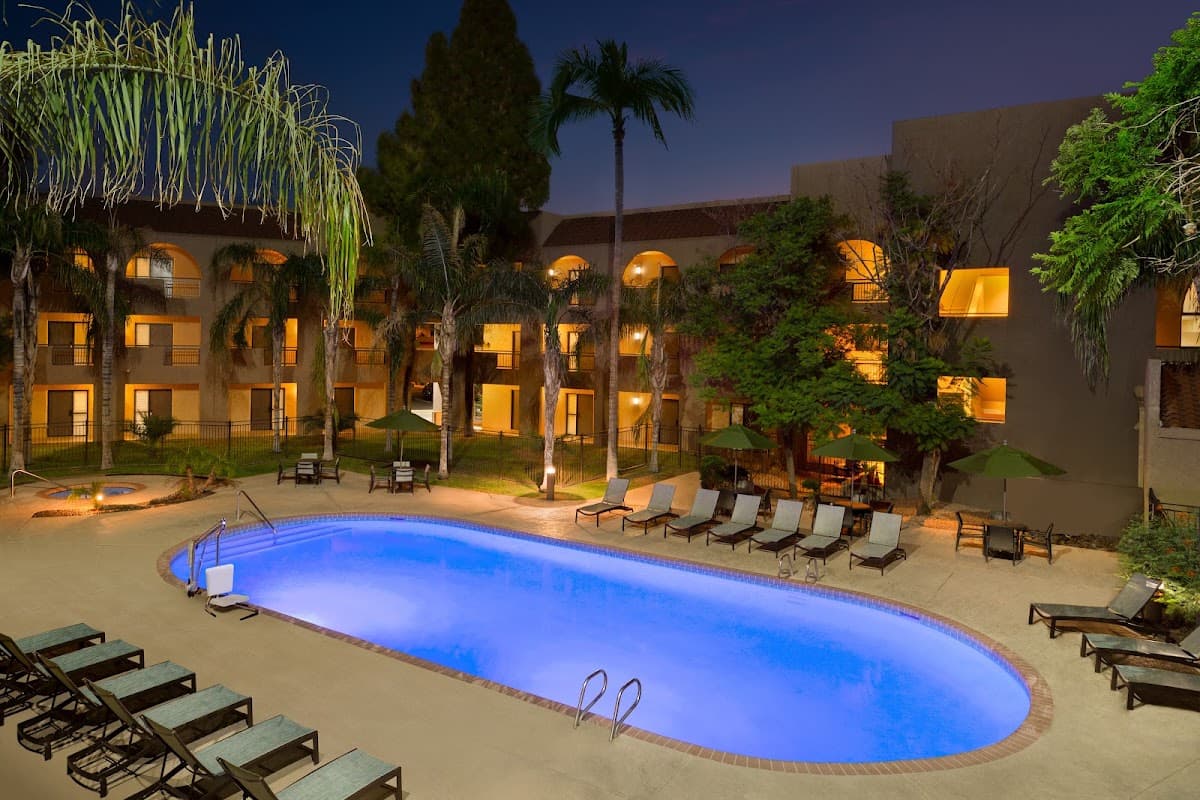 Embassy Suites by Hilton Phoenix Tempe, Hotel in Tempe Junction