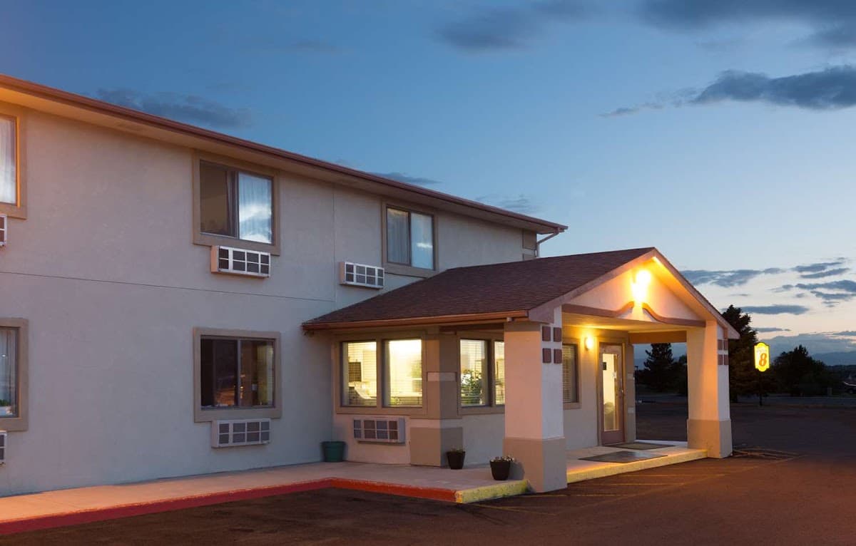 Super 8 by Wyndham Brighton, Hotel in Todd Creek