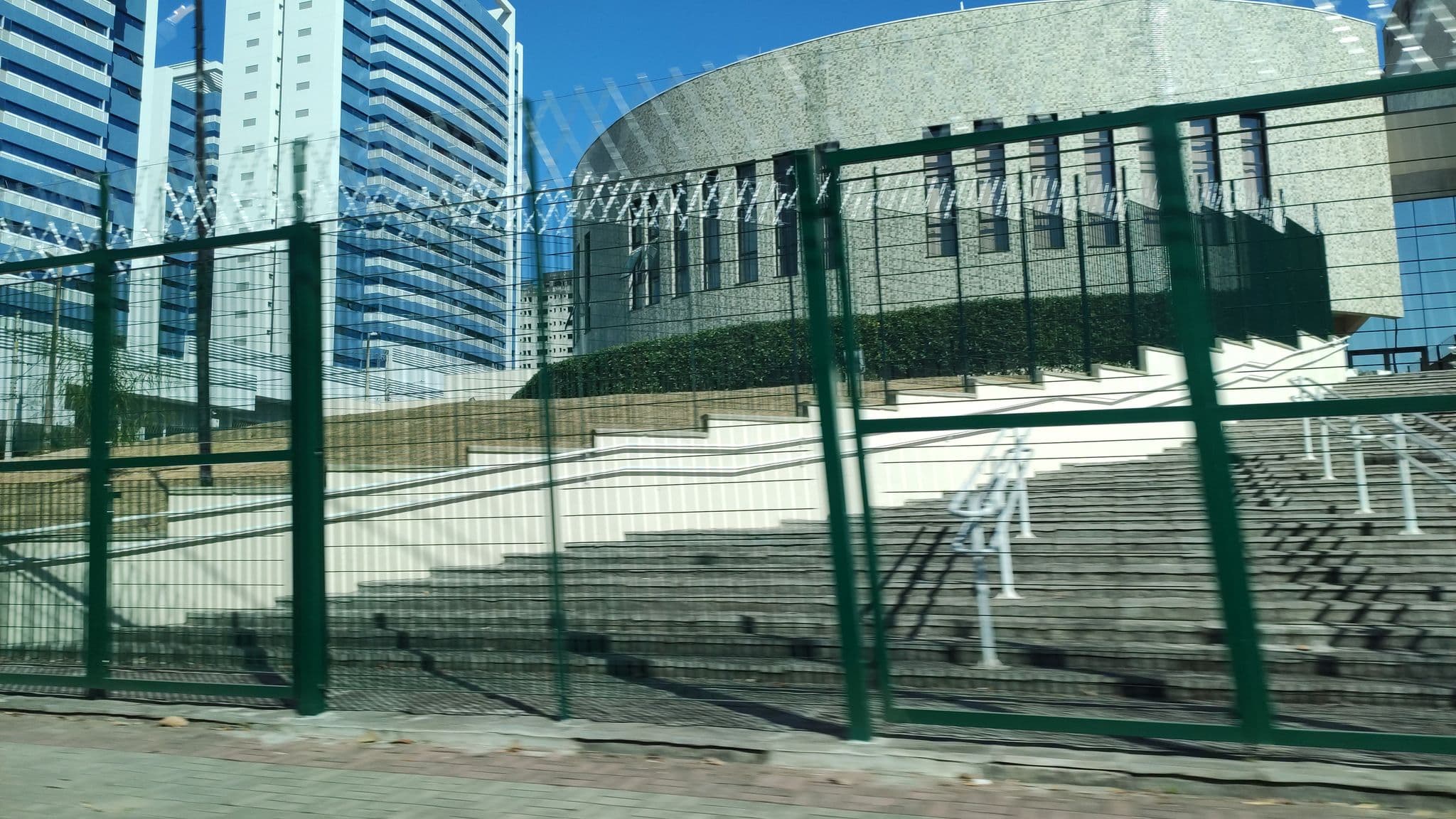 Street view near Hotel Aquarius do Vale, São José dos Campos — © nathancruz77 (CC BY-SA · Mapillary)
