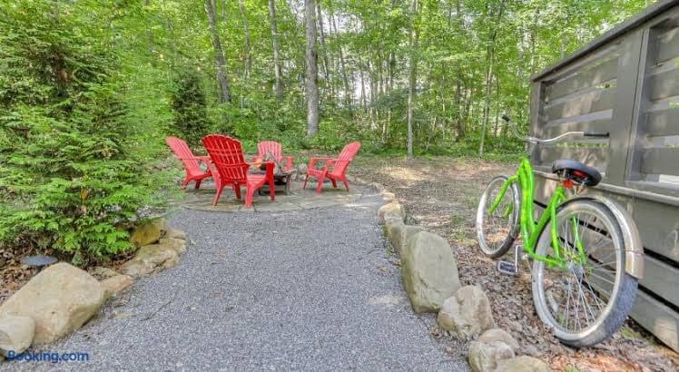 Gorgeous Cottage with Fire Pit and Barbecue in Tracy City, Tennessee - Entire Place, Holiday Home in Tracy City