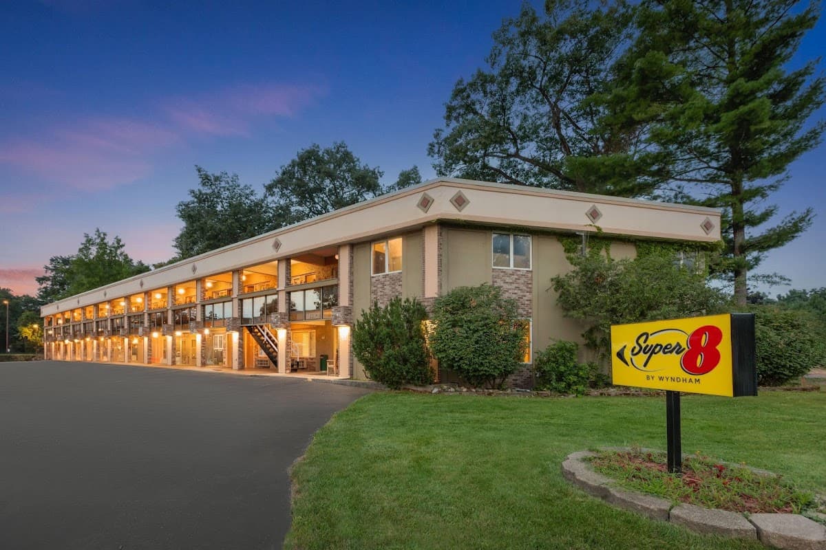 Super 8 by Wyndham Traverse City, Hotel in Traverse City