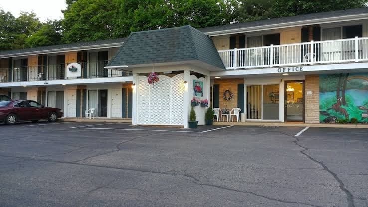 Brentwood Motor Inn, Motel in Trowbridge Park