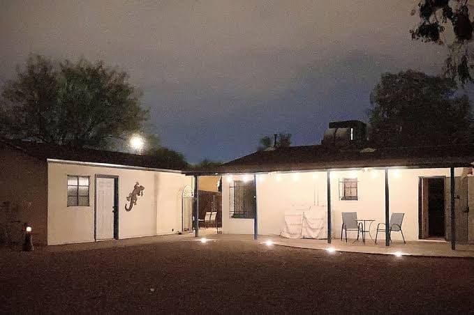 Adorable 1-Bedroom Guest House with Kitchenette, Guesthouse in Tucson
