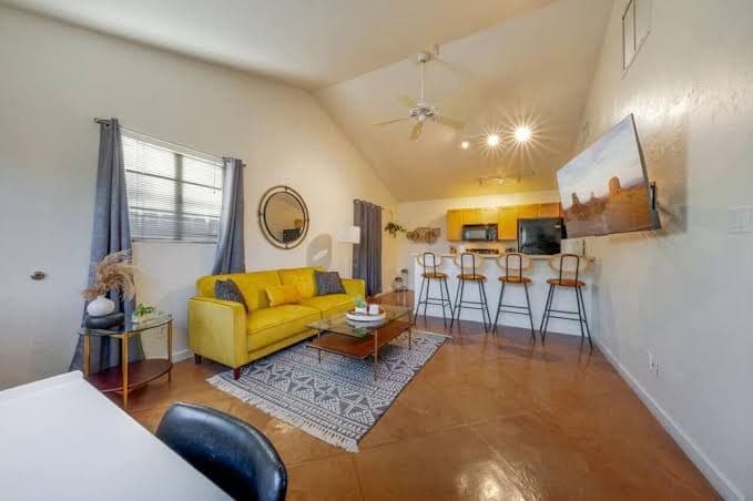 Central / 1 BR 1 BA / Fenced / Cozy / Guesthouse, Guesthouse in Tucson