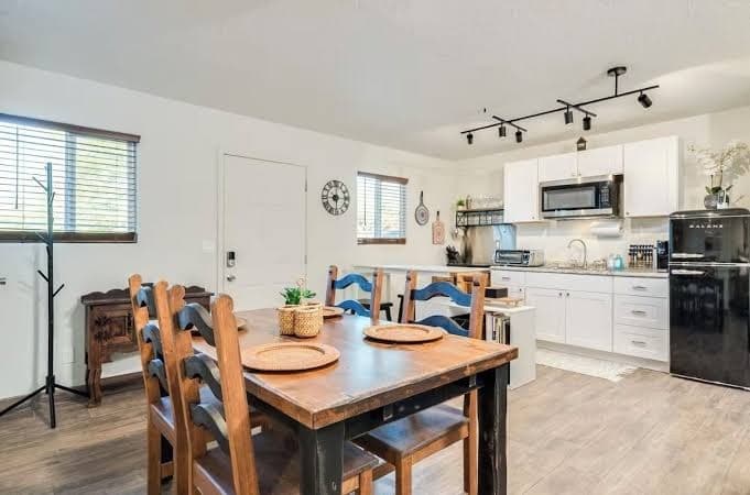Prime Central Location Minutes from TMC Hospital: Desert Guest House, Holiday Home in Catalina Foothills