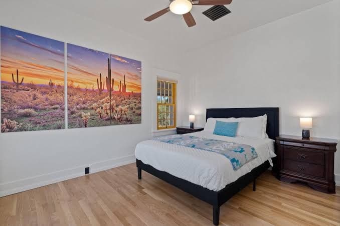 Perfect Location walk to Banner & UofA.Parking. House+Guest House.Gym.Pinball., Guesthouse in Tucson