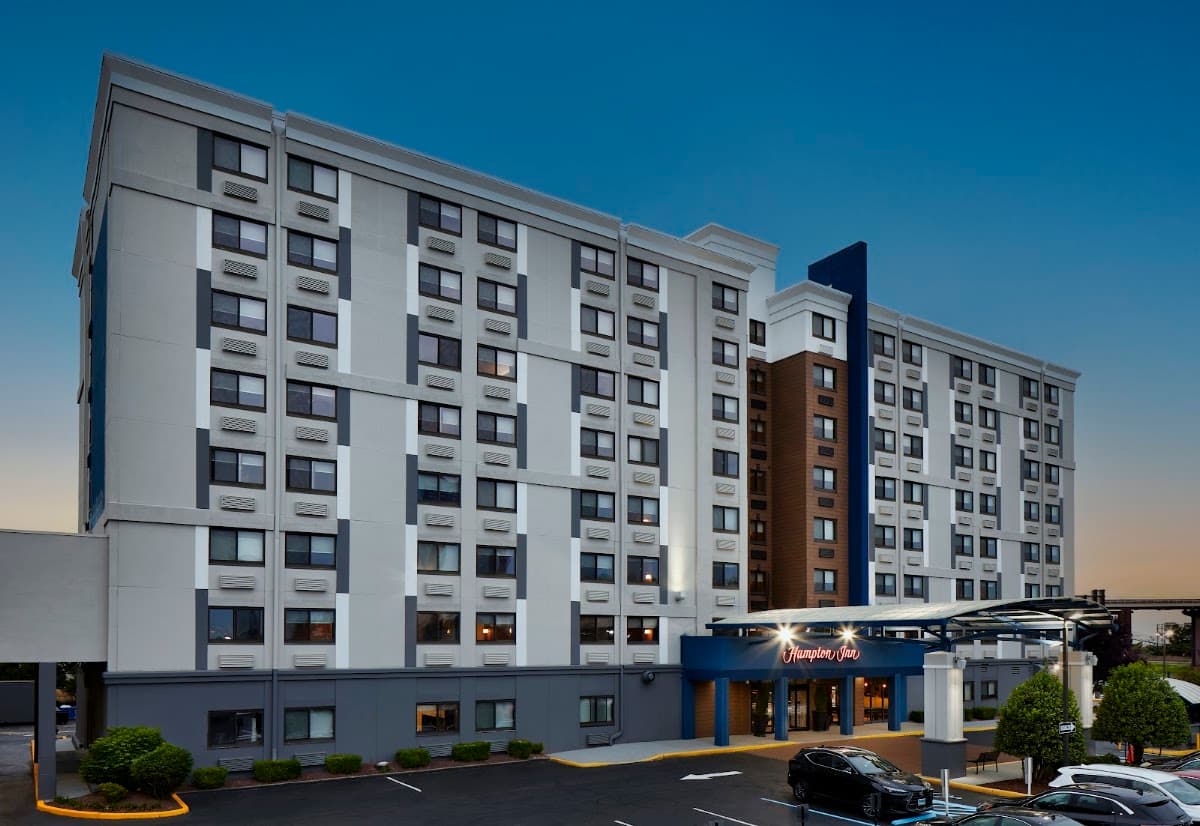 Hampton Inn Newark Airport, Hotel in Newark
