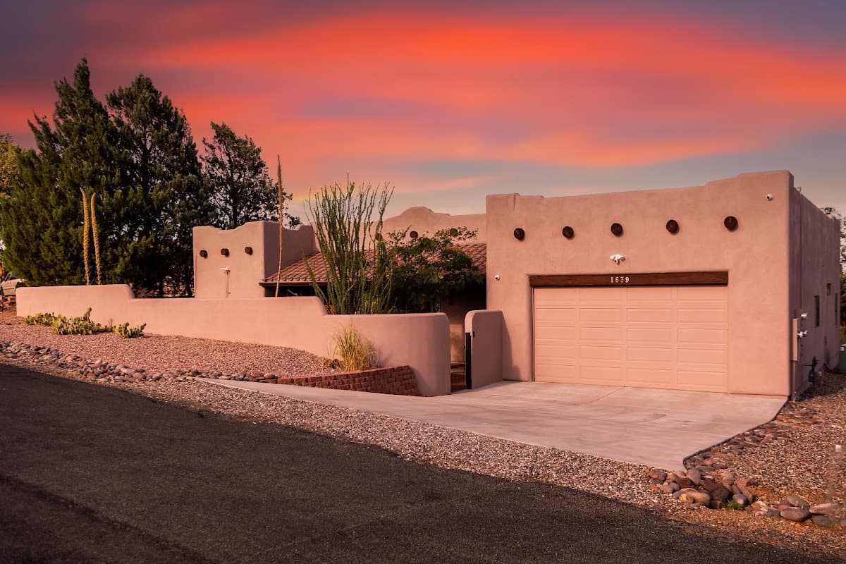 Moonlight Sunrise Casa, Bed & Breakfast in Verde Village