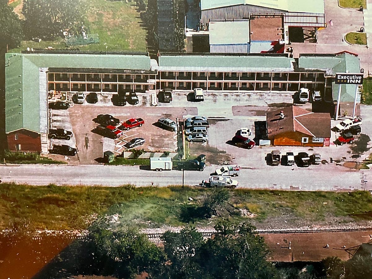 Executive Inn, Motel in Victoria